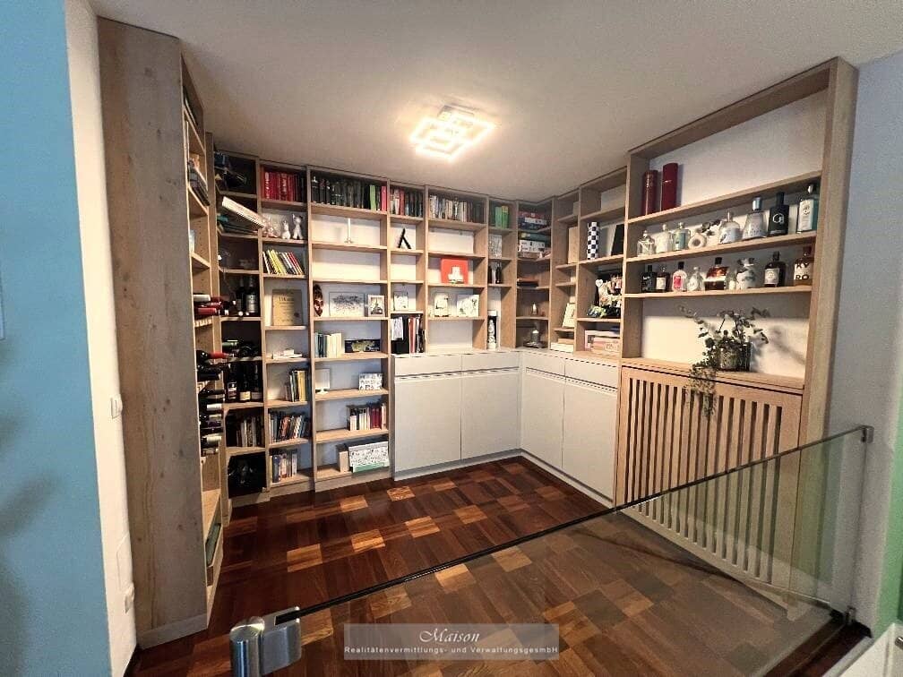 Beautiful 3 room property with garden and garage near Maurer Hauptplatz