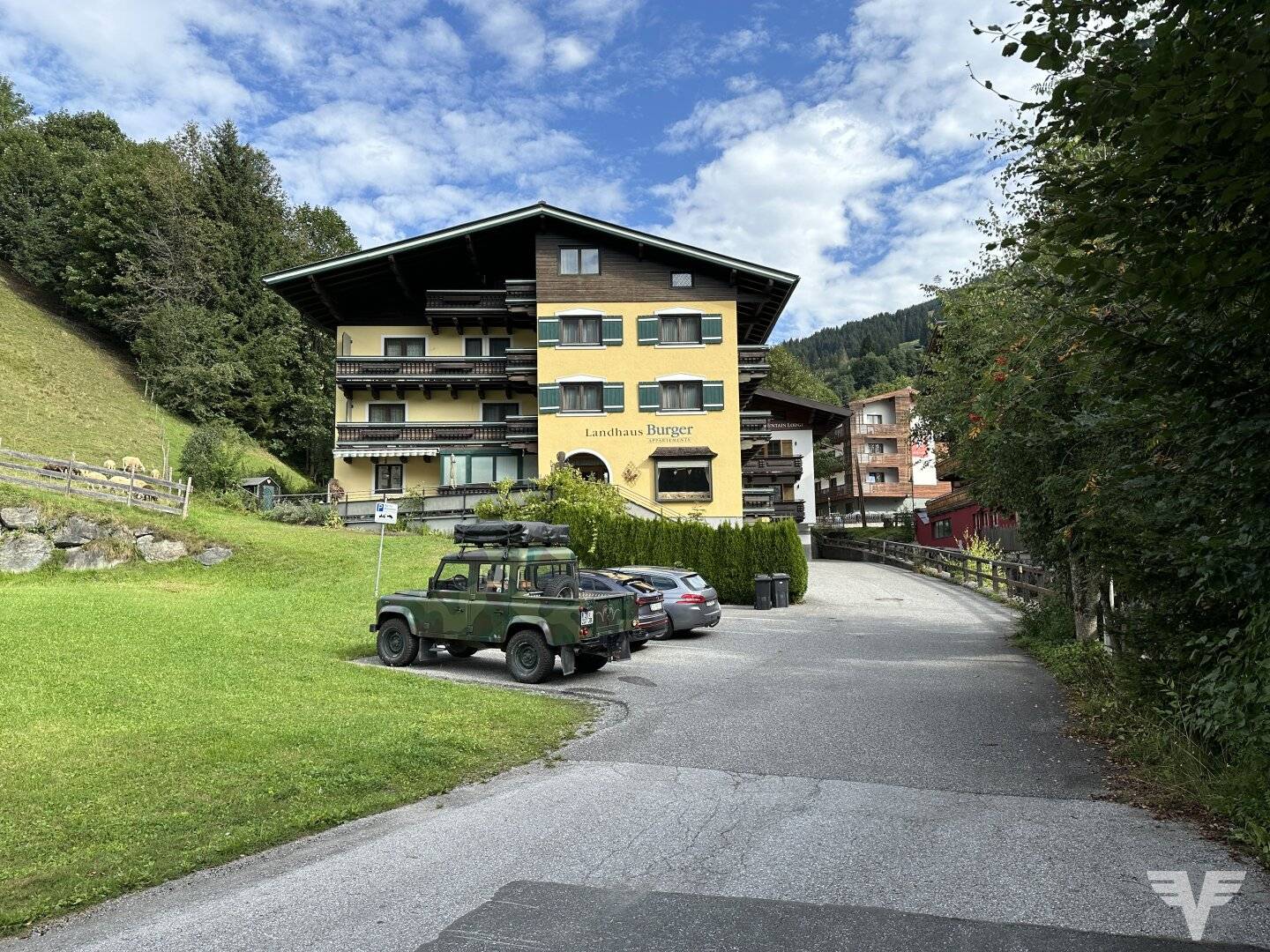 Ehemaliger Pensionsbetrieb im Ortskern von Saalbach