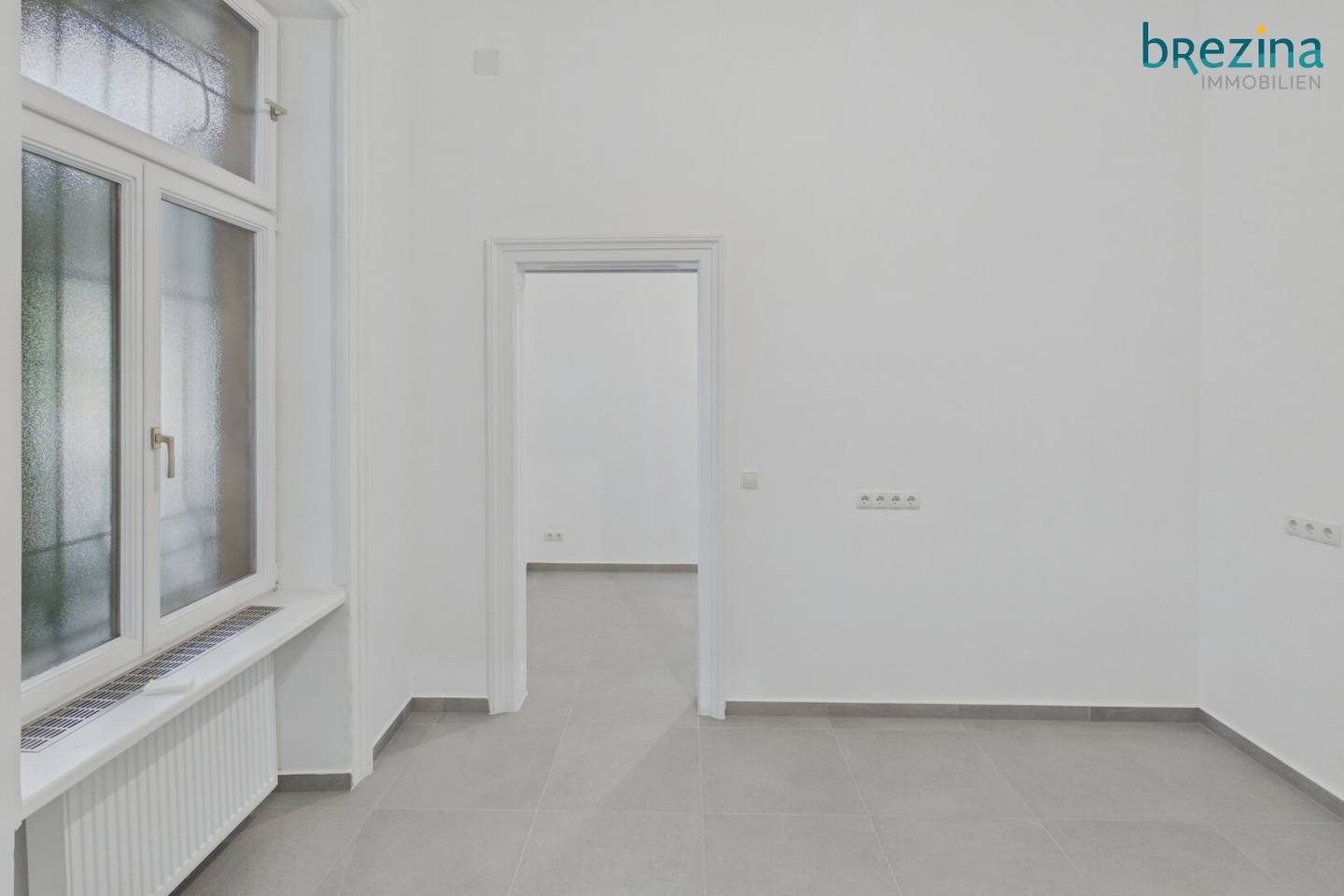 Living with style in a permanent old building apartment in the Fasanviertel