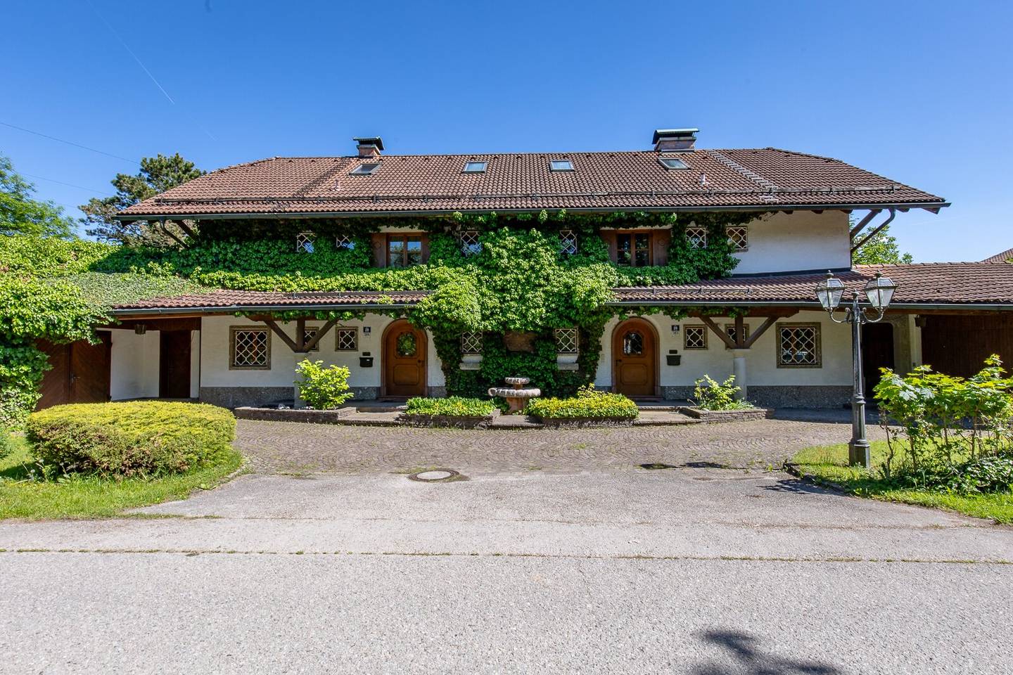 Großzügiges Mehrgenerationenhaus in traumhafter Grünlage von Wals-Grünau