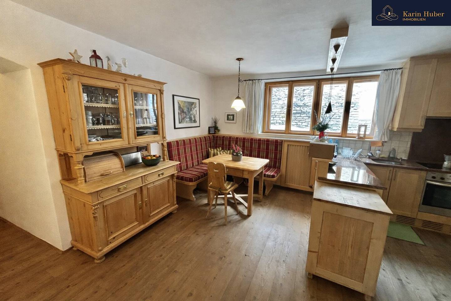 Cool oasis of tranquility - Historic estate with gentle view over the rolling hills of the Waldviertel