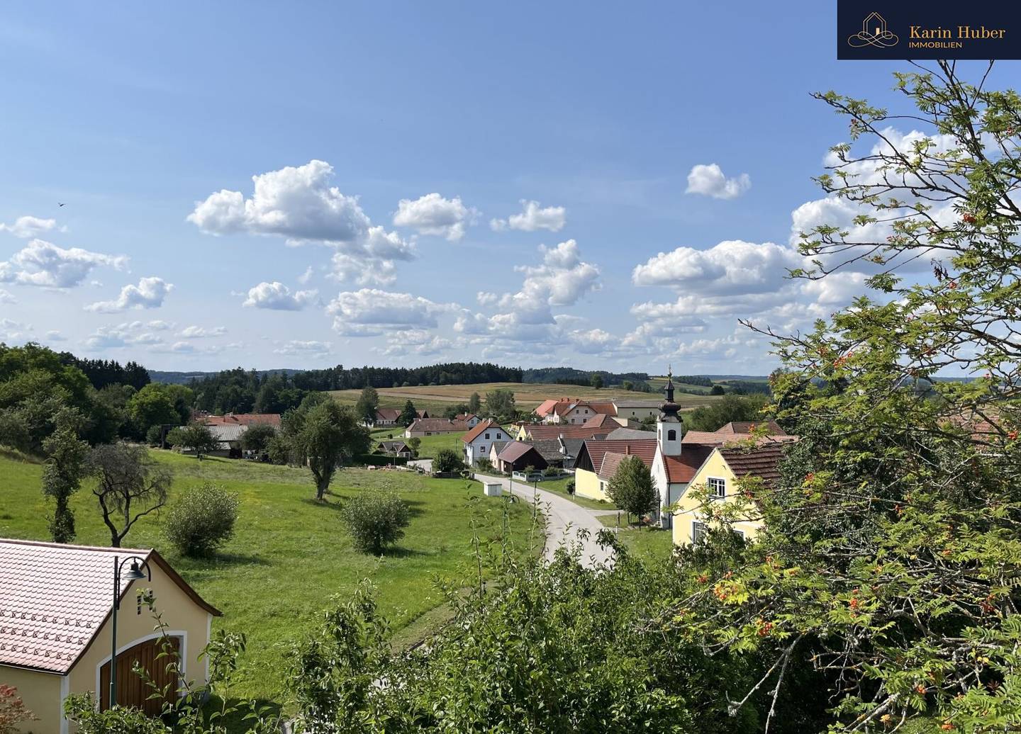 Cool oasis of tranquility - Historic estate with gentle view over the rolling hills of the Waldviertel