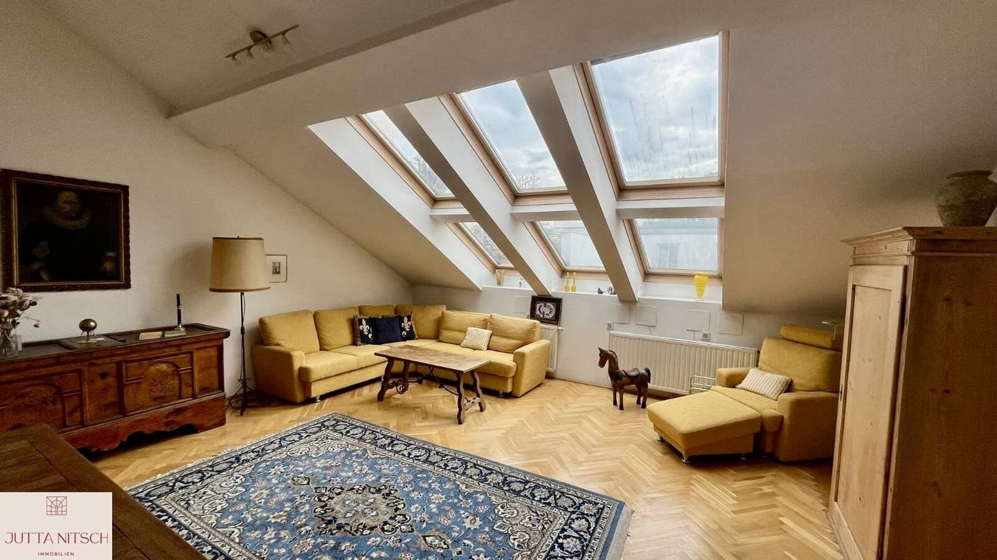 Sonnige 3-Zimmer-Dacherrassenwohnung mit Tiefgaragenplatz - 1070 Wien/Neubau