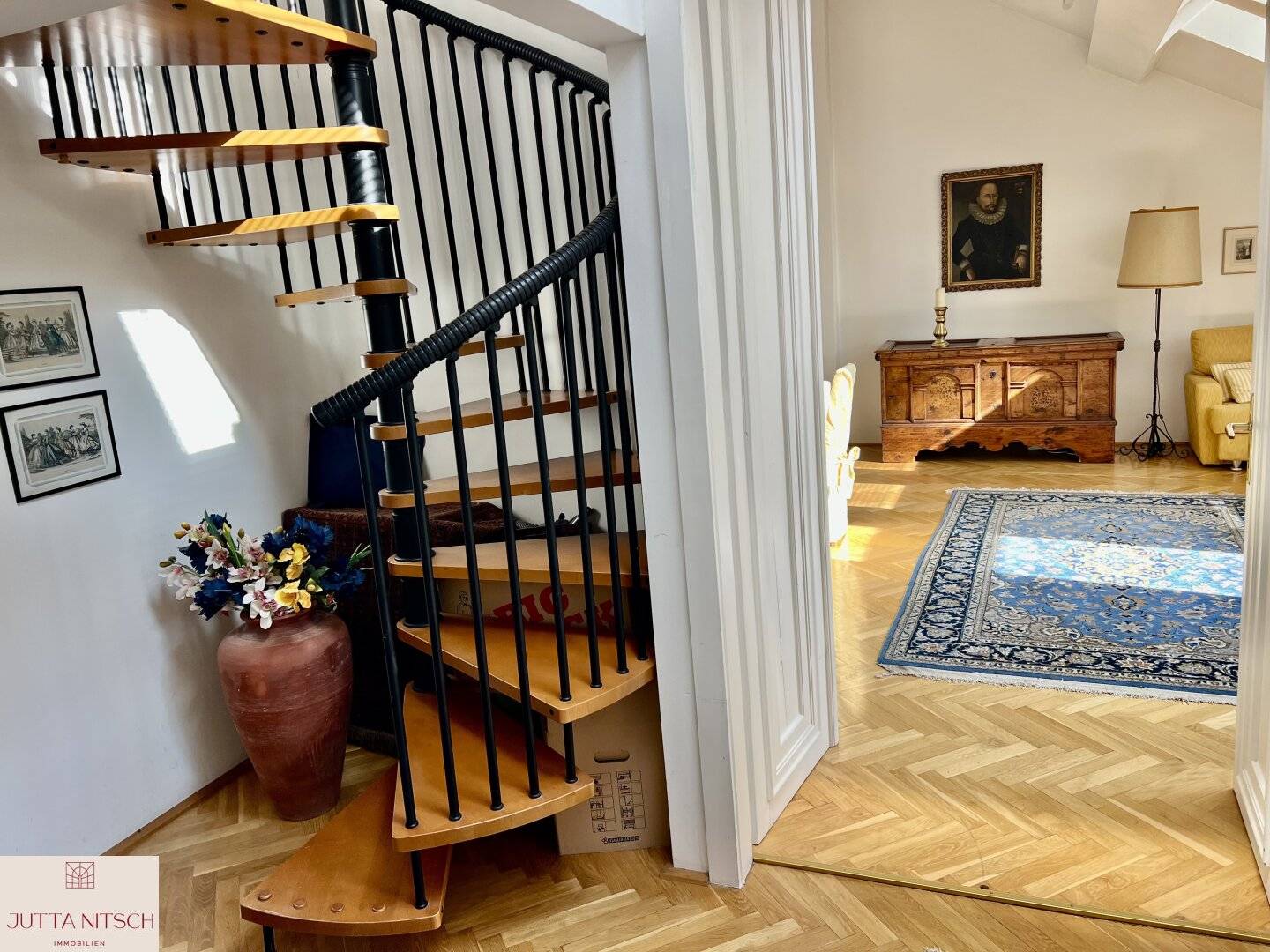 Sonnige 3-Zimmer-Dacherrassenwohnung mit Tiefgaragenplatz - 1070 Wien/Neubau