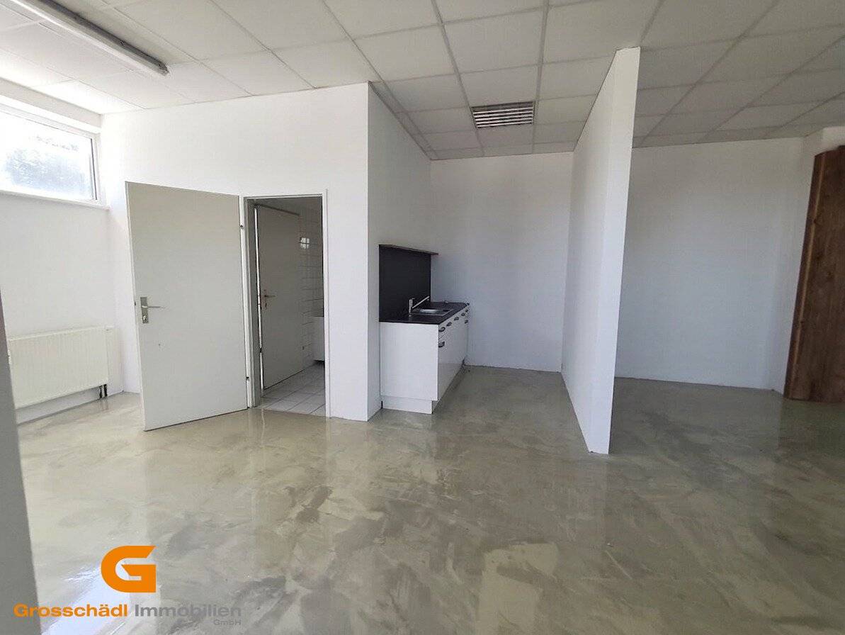 Werbewirksames Geschäftslokal / Showroom & Büro / in guter Frequenzlage