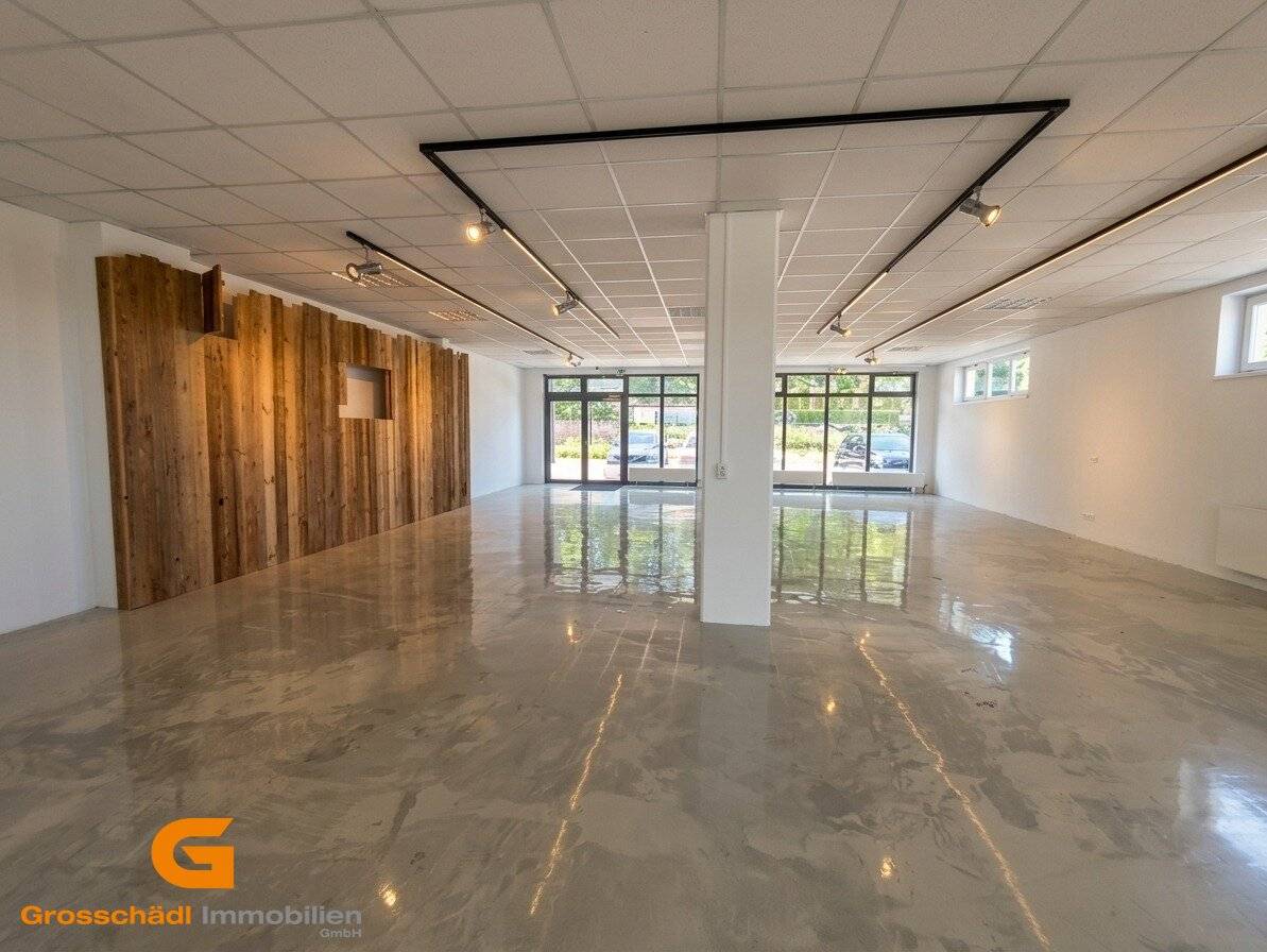 Werbewirksames Geschäftslokal / Showroom & Büro / in guter Frequenzlage
