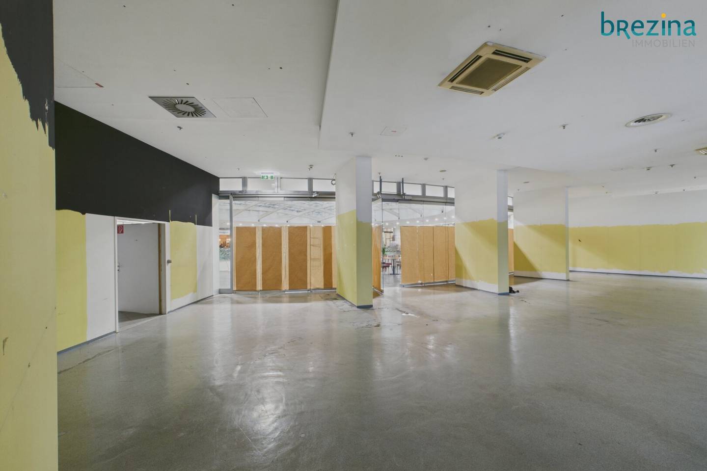 Retail space in the Gasometer - top infrastructure and perfect transport connections