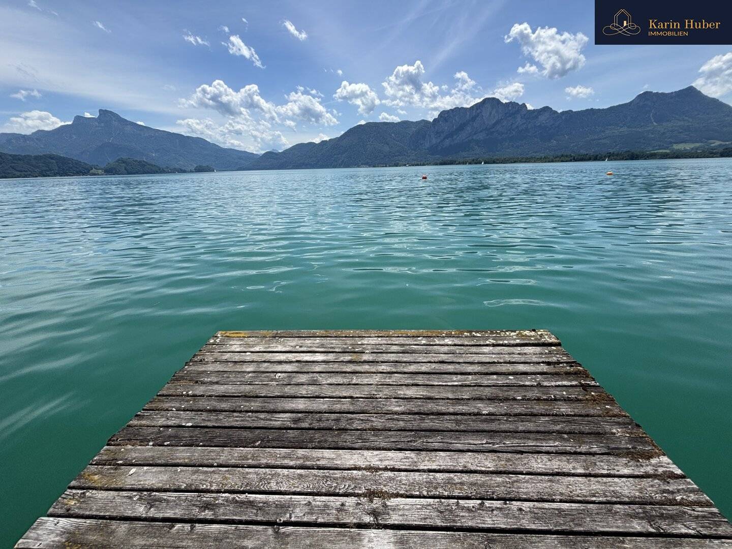 Badehütte am Eigengrund mit direktem Seezugang und Baugrundstück am Südufer des Mondsees
