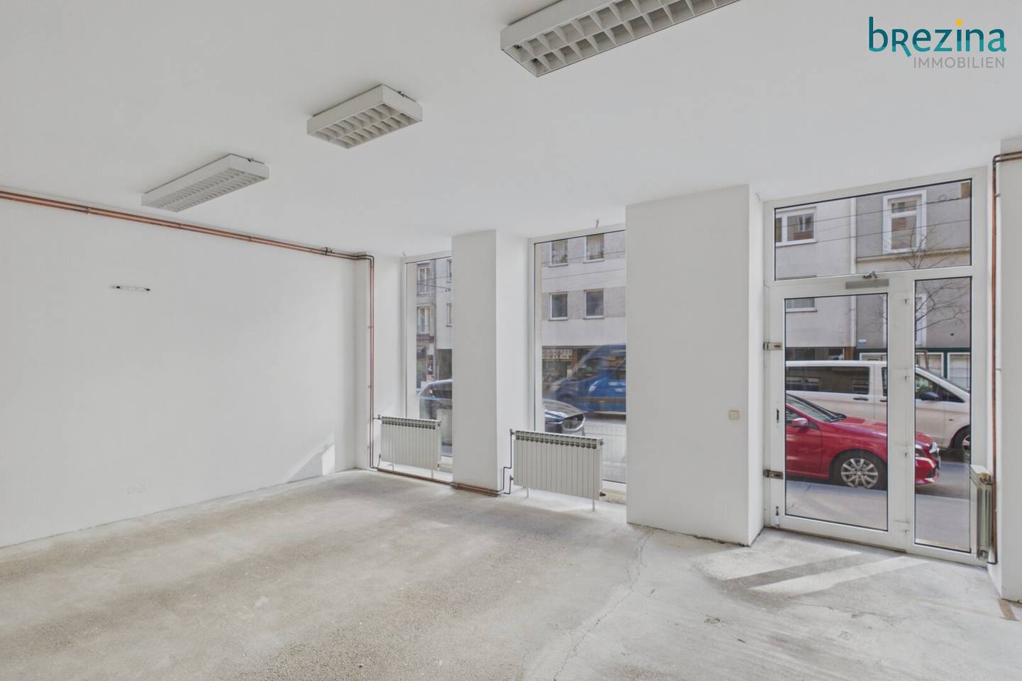 Versatile commercial premises in a stylish old building in the Fasangviertel