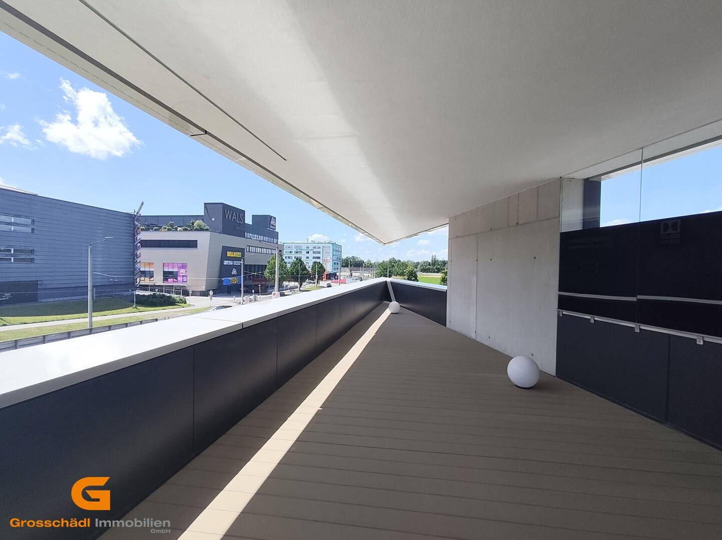 Modernes Büro mit Terrasse an Top-Standort mieten