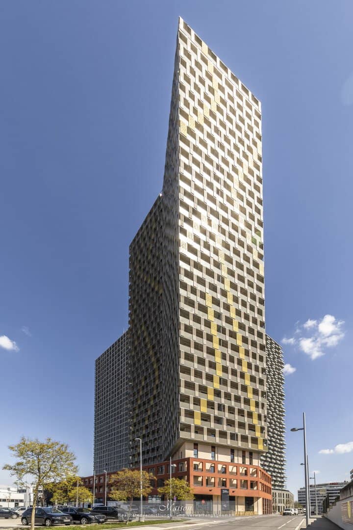 Q-TOWER - DER GOLDENE TURM - RARITÄT - EXKLUSIVER WOHNKONFORT MIT BLICK ÜBER DIE SKYLINE WIENS