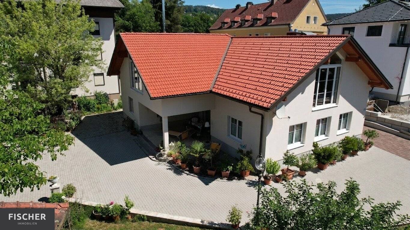 Neuwertiges, großzügiges Wohnhaus in Velden am Wörther See