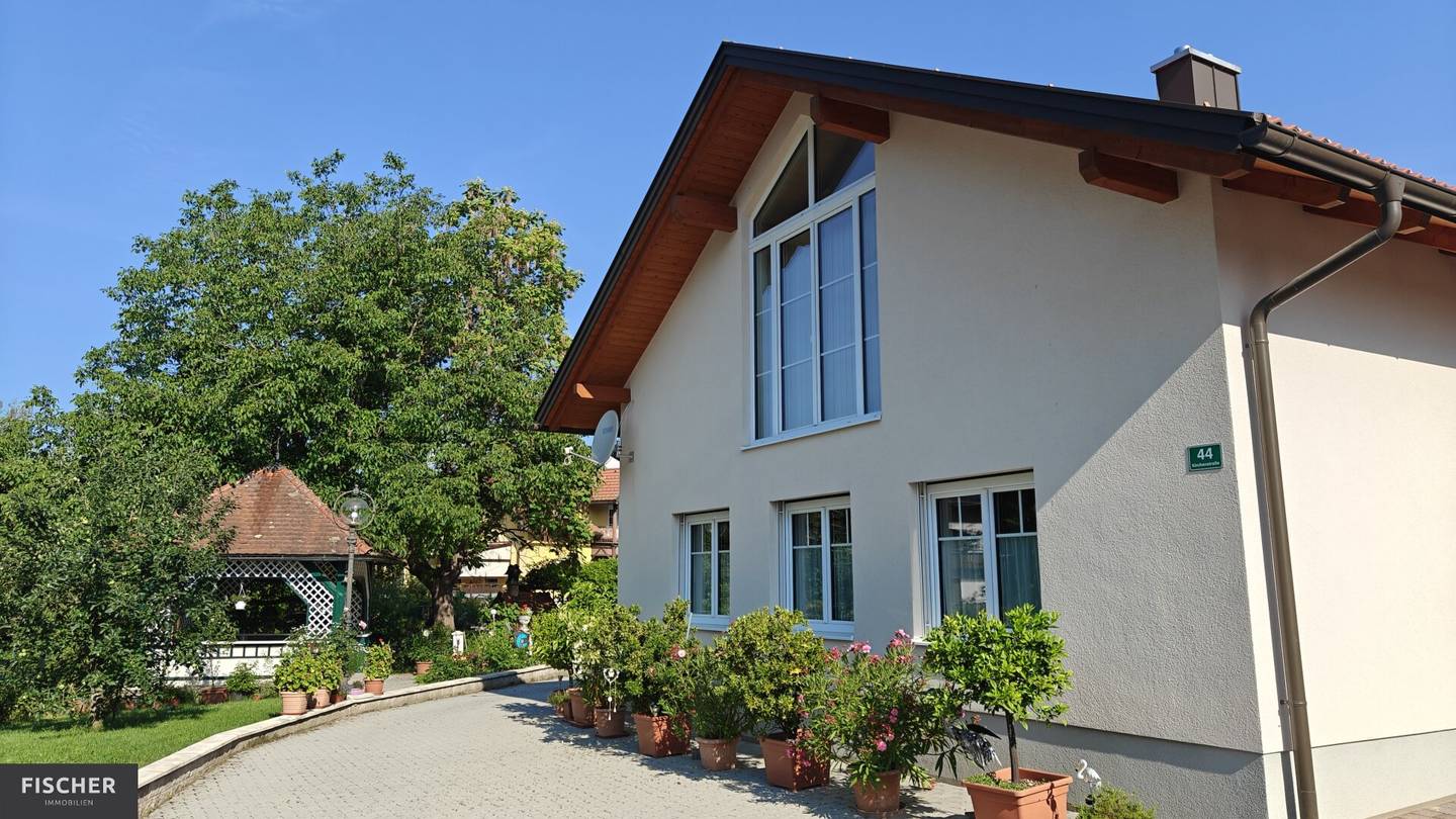 Neuwertiges, großzügiges Wohnhaus in Velden am Wörther See