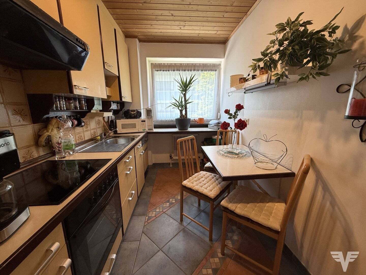 Cozy three room apartment with balcony and parking in Zell am See