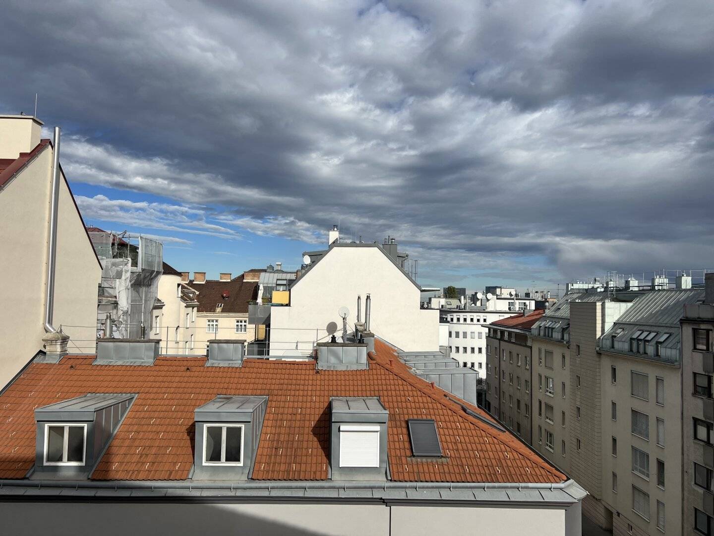 ANLEGERWOHNUNG VERMIETET ÜBER DEN DÄCHERN VON WIEN IM HERZEN VON FAVORITEN
