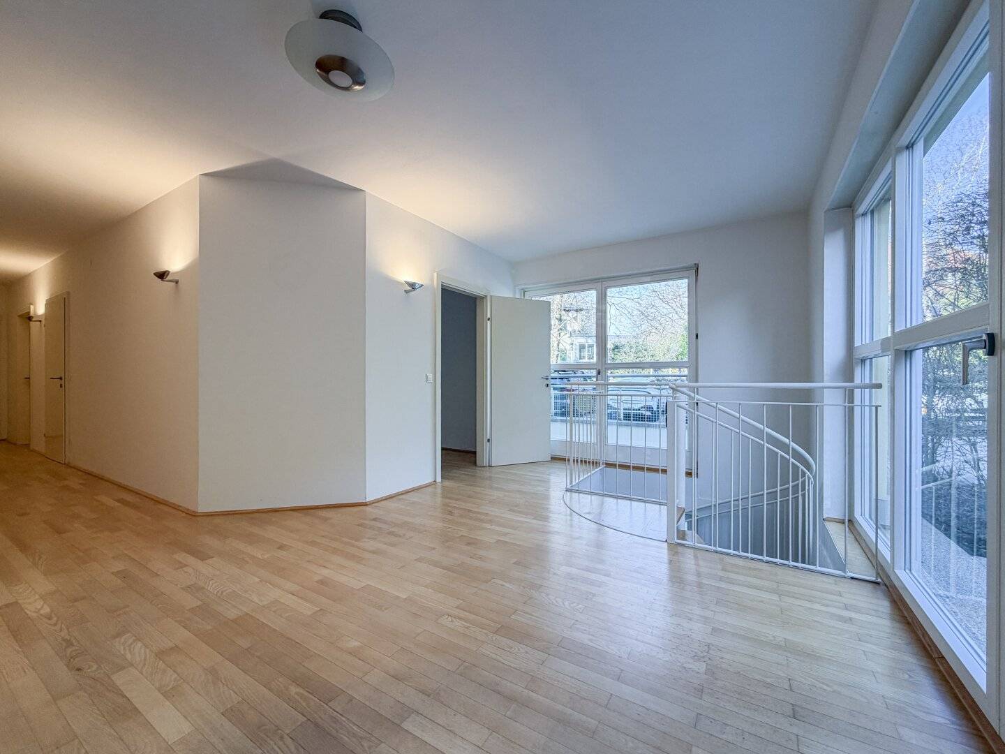 Nonntal - Attractive Maisonette Apartment with Generous Terraces