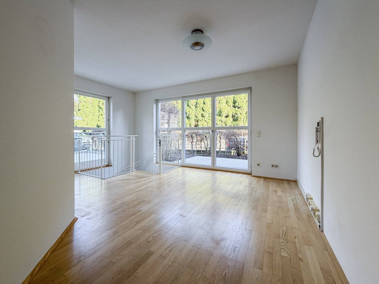 Nonntal - Attractive Maisonette Apartment with Generous Terraces