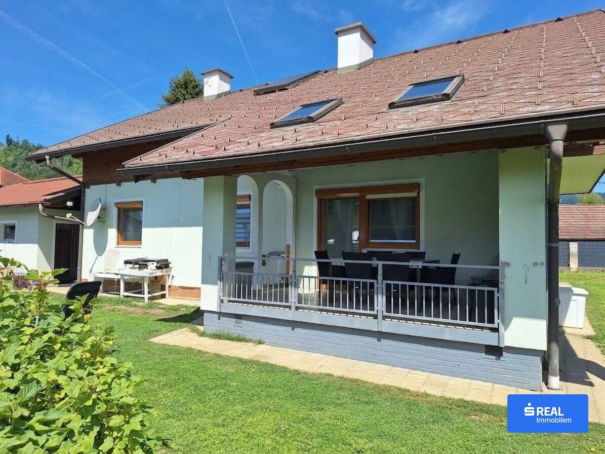 Saniertes Familienparadies mit 905 m² Garten und Doppelgarage - zentrale Lage in Griffen