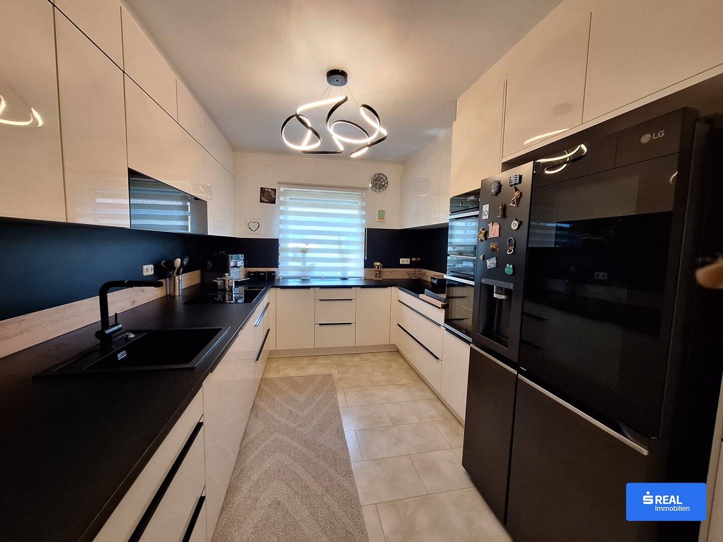 Saniertes Familienparadies mit 905 m² Garten und Doppelgarage - zentrale Lage in Griffen