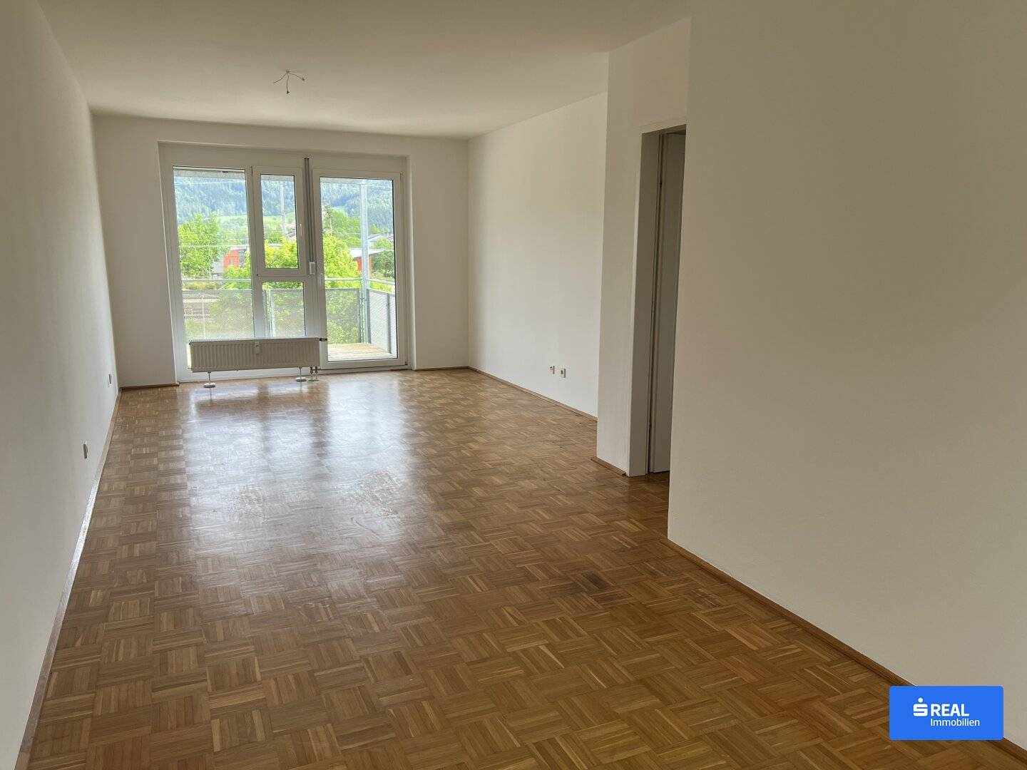 Lichtdurchflutete 3 Zimmer-Wohnung ab sofort verfügbar