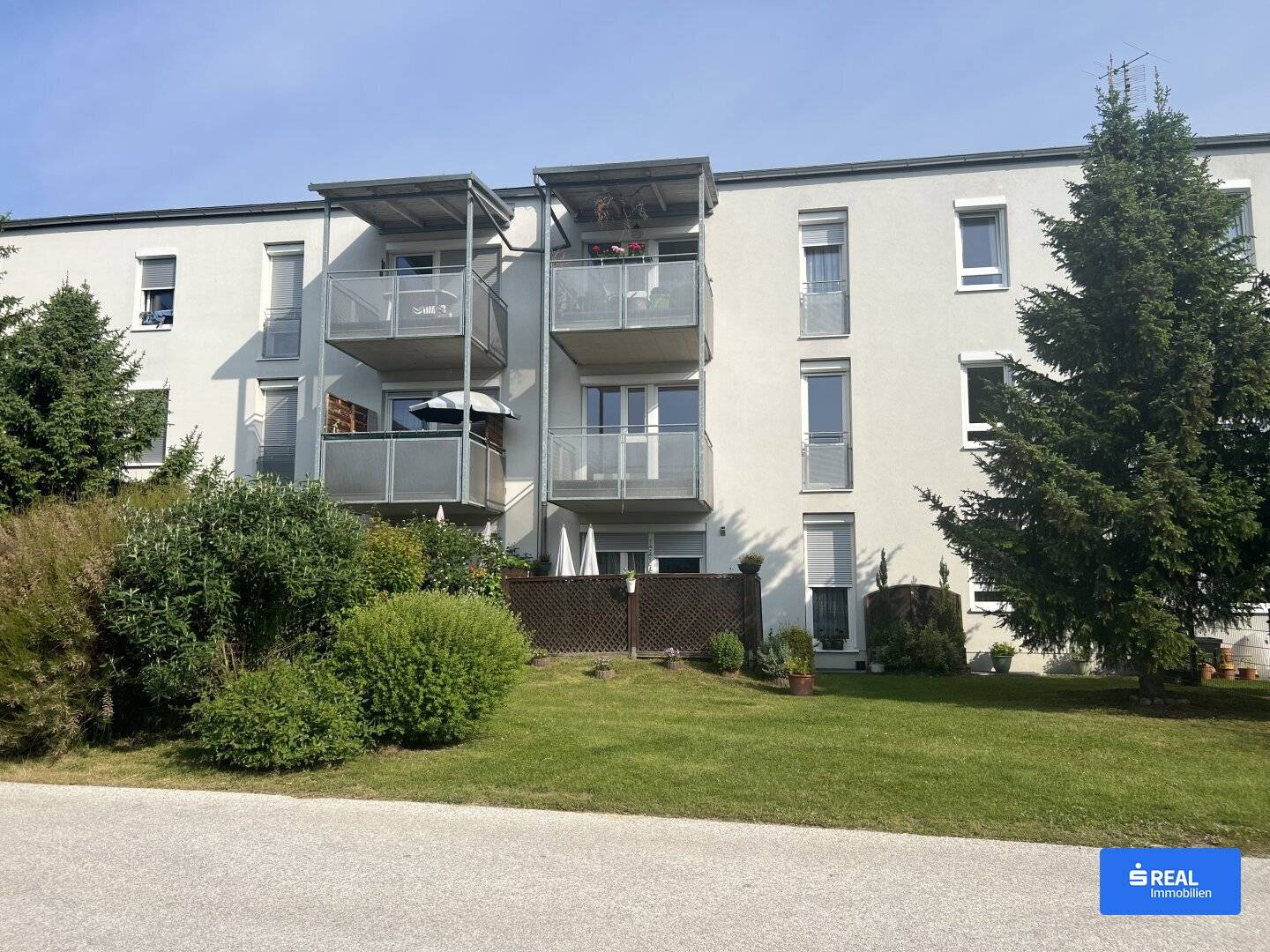 Lichtdurchflutete 3 Zimmer-Wohnung ab sofort verfügbar