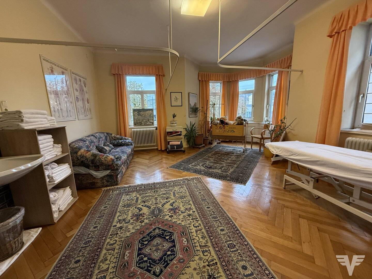 Elisabeth-Vorstadt! 4 room apartment in patrician house