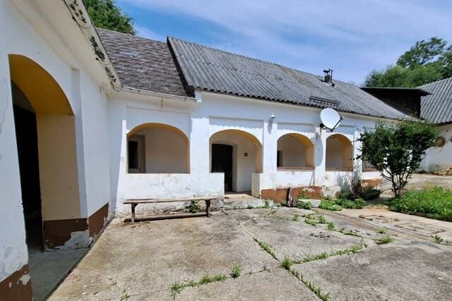 Gestaltungsfreiheit pur! Historischer Arkadenhof (1850) wartet auf Ihre Vision – 245 m² Potenzial – 1.715m² Eigengrund