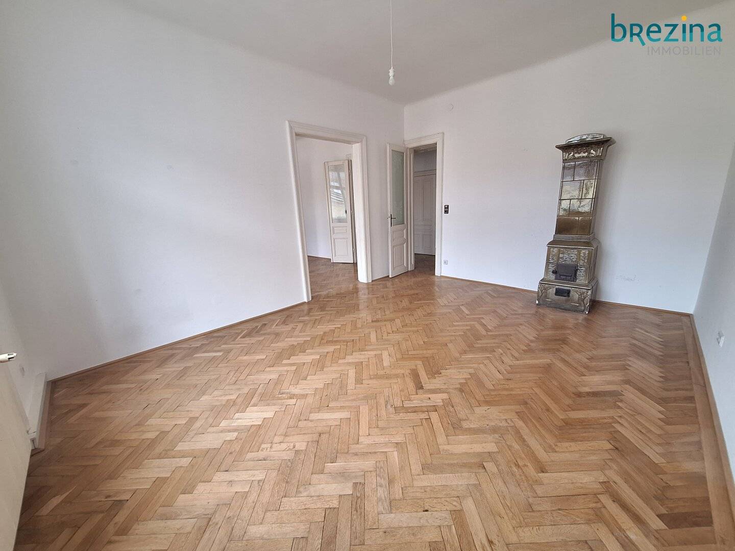 Sehr zentral gelegen -  großzügig wohnen in Altbau und in ruhiger Lage unbefristet