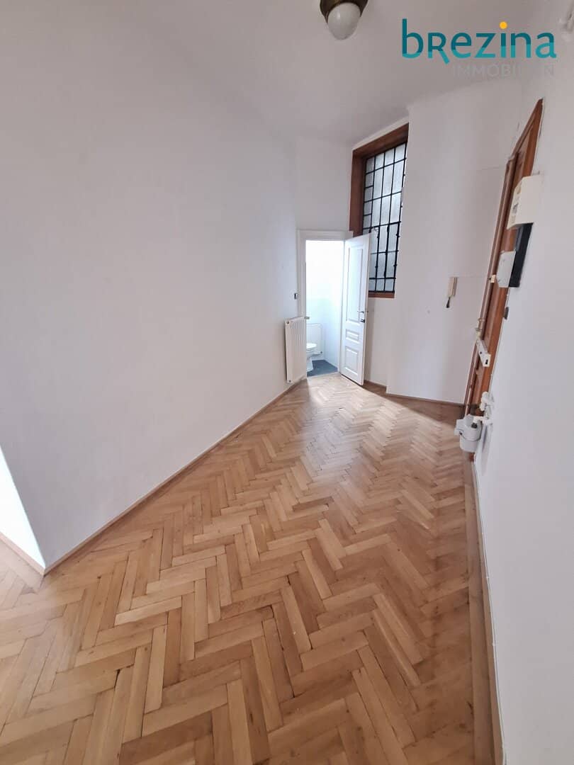 Sehr zentral gelegen -  großzügig wohnen in Altbau und in ruhiger Lage unbefristet