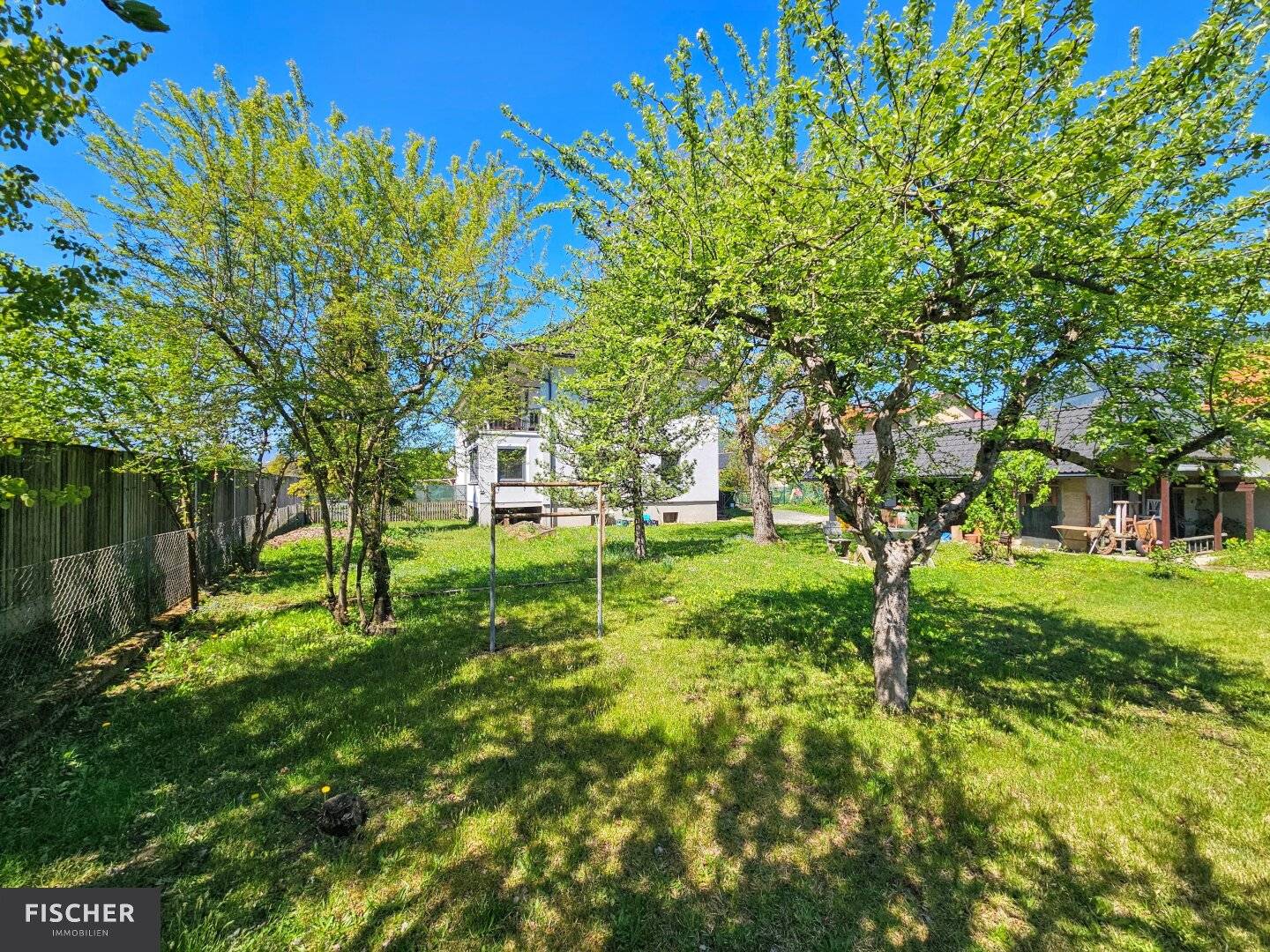 Residential House with Large Private Grounds - Landskron