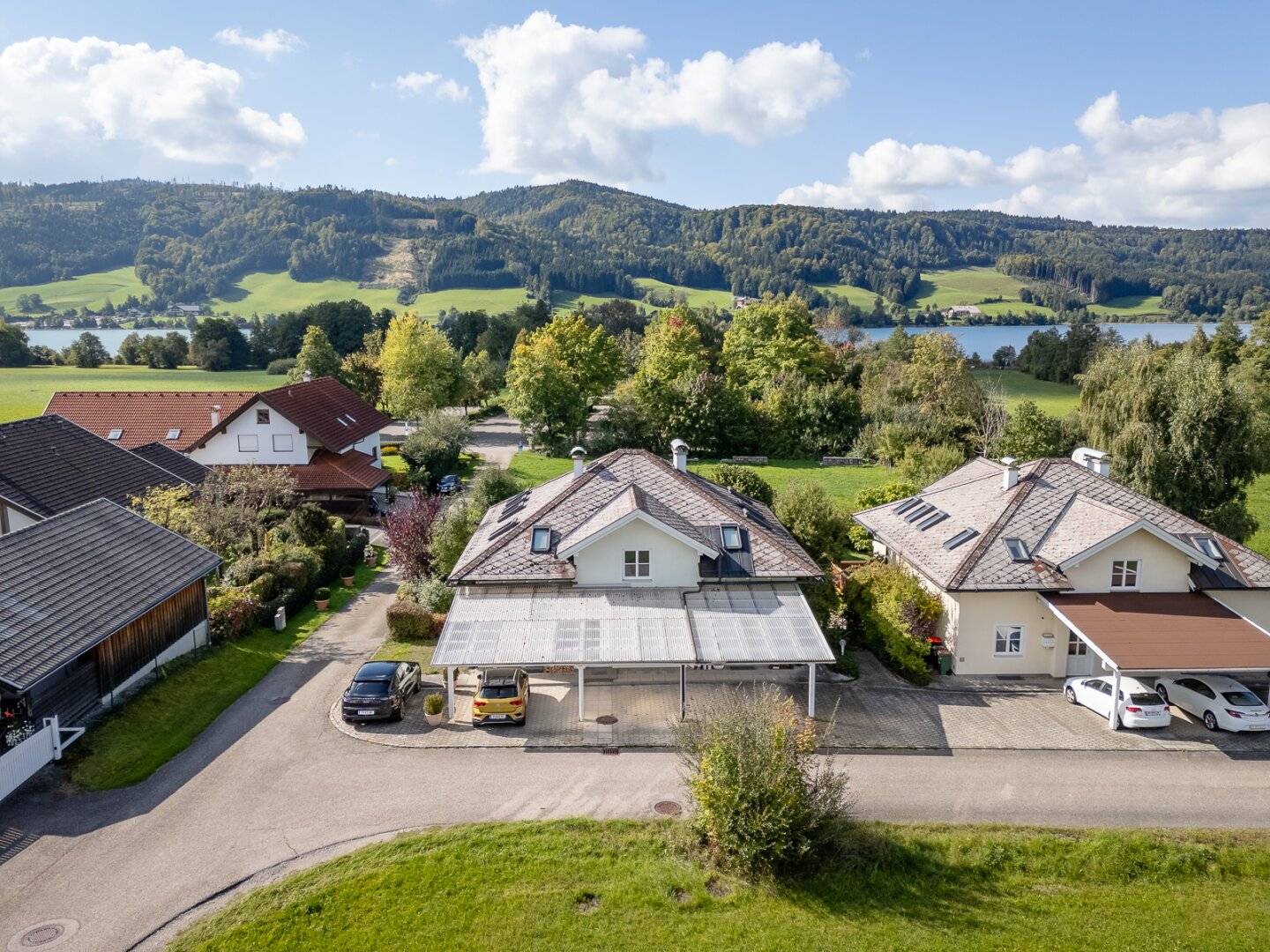 Living where others vacation 6 room maisonette with lake view idyll at Irrsee
