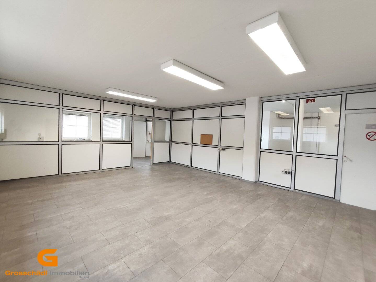 Versatile usable commercial property in Wals-Siezenheim for rent