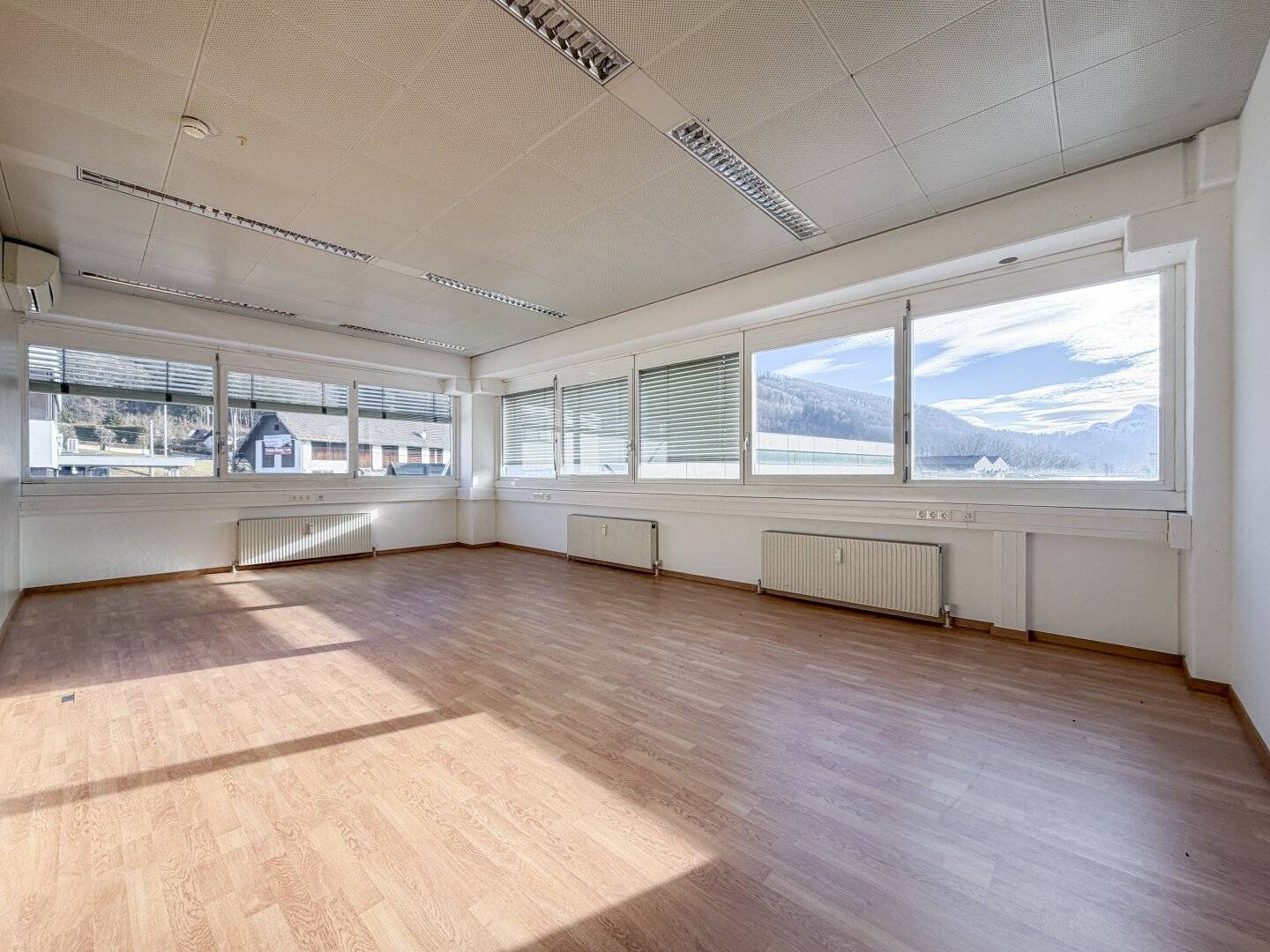Office on the northeastern outskirts of Salzburg