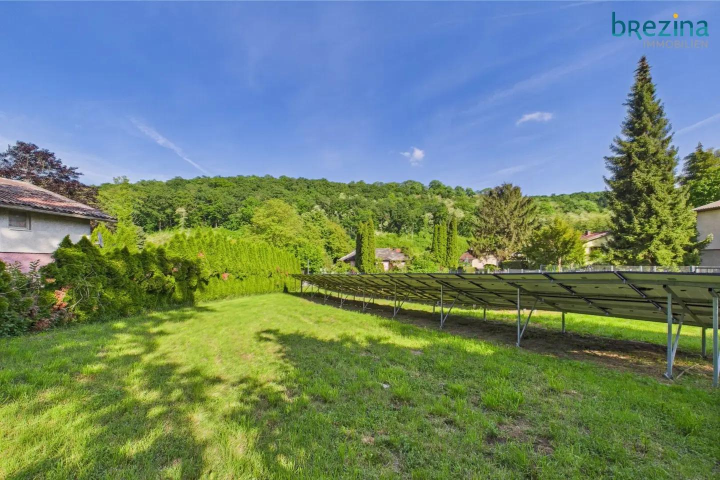 Sunny corner building plot in a dream location, living at the gate to Rohrwald