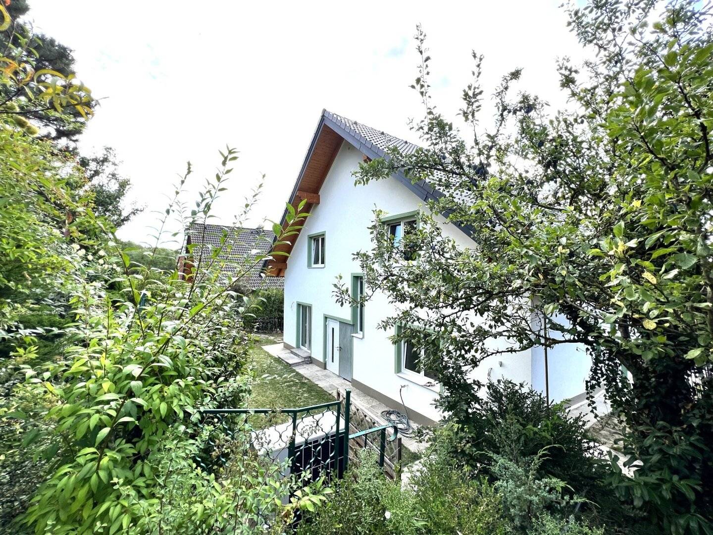 Neues, geräumiges Einfamilienhaus mit Garten in ruhiger Wohnsiedlung nahe Mistelbach (!) 2-Generation-Wohnhauseignung (!)