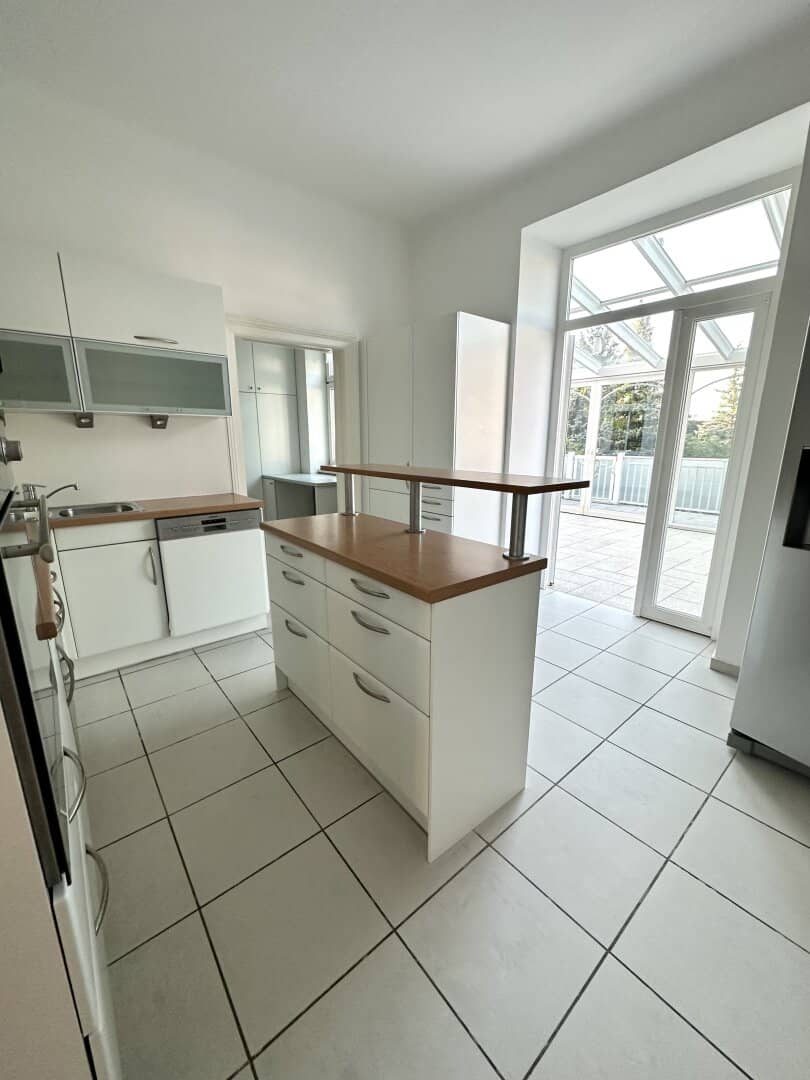 Living with Winter Garden + Terrace + Garden + Garage