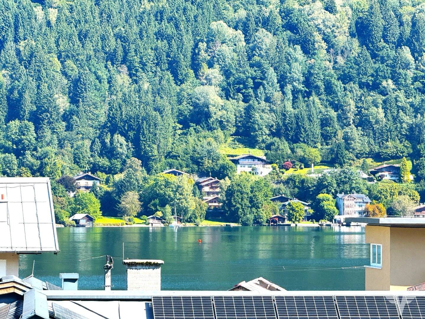 With a view of the Zeller See! Central four room apartment