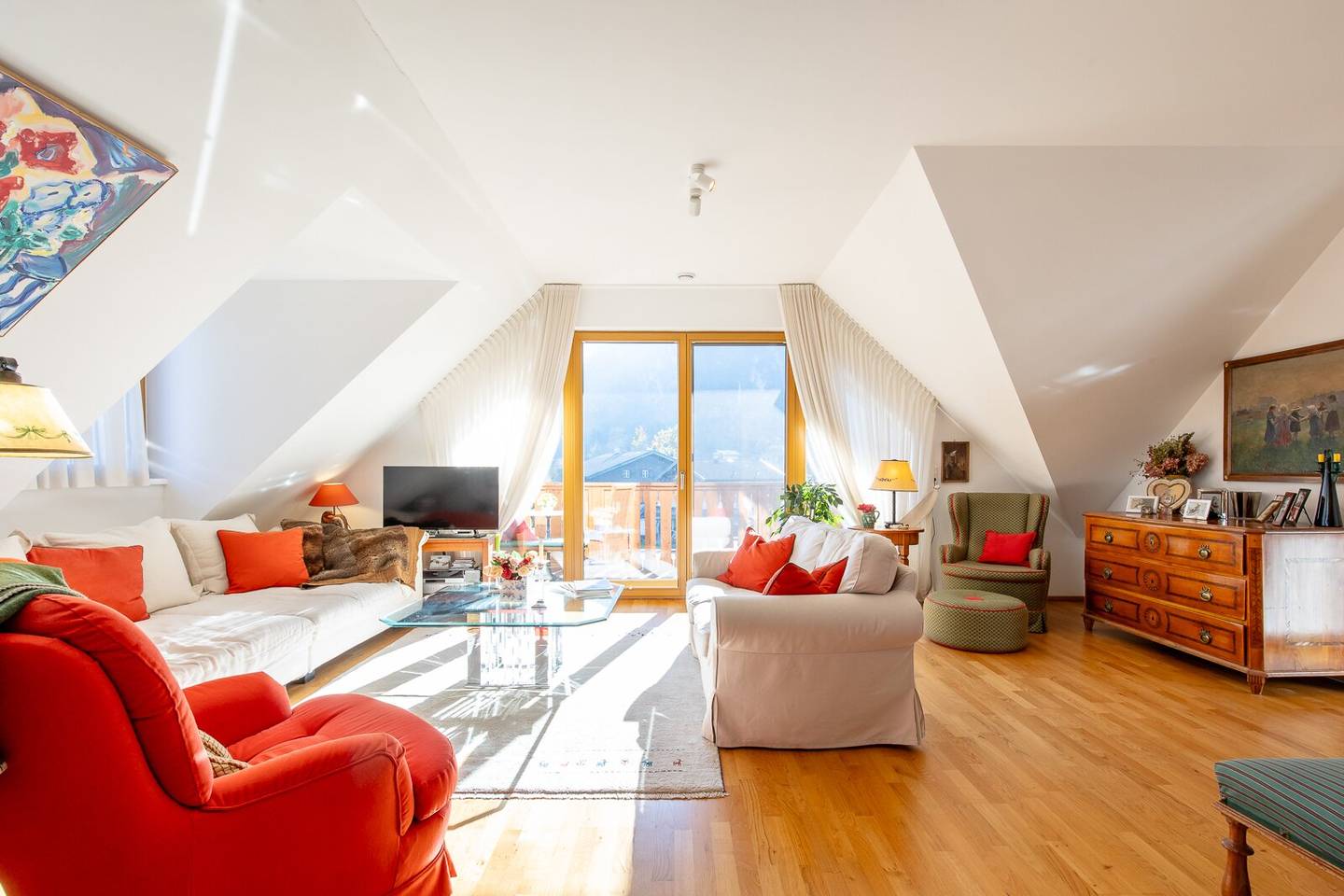Elegant attic apartment in St. Gilgen