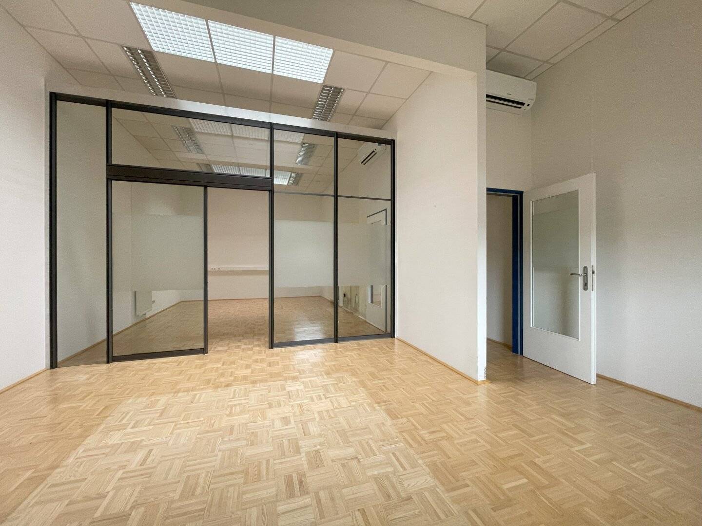 Room for Ideas your new office in Klagenfurt with storage facility