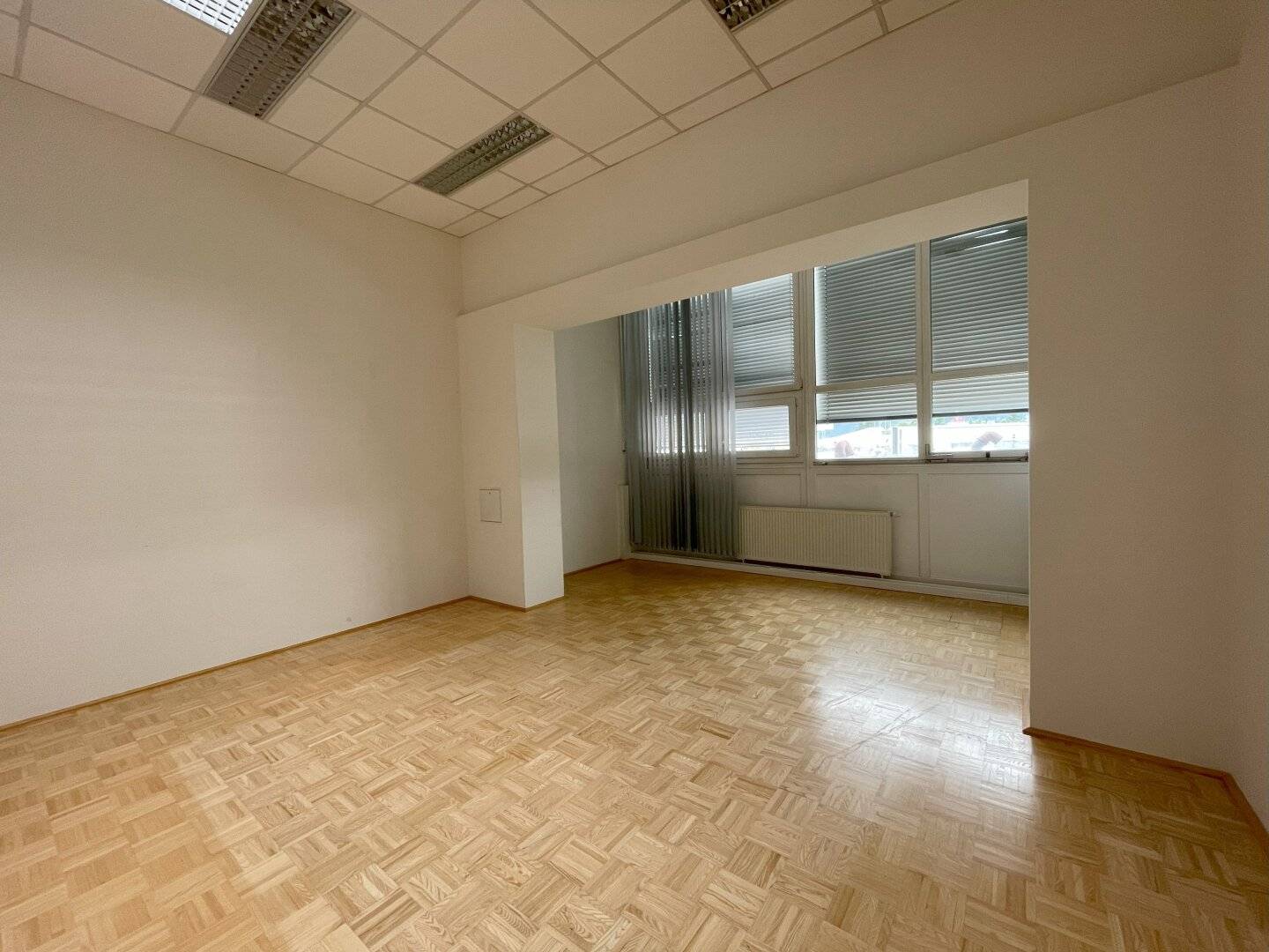 Room for Ideas your new office in Klagenfurt with storage facility