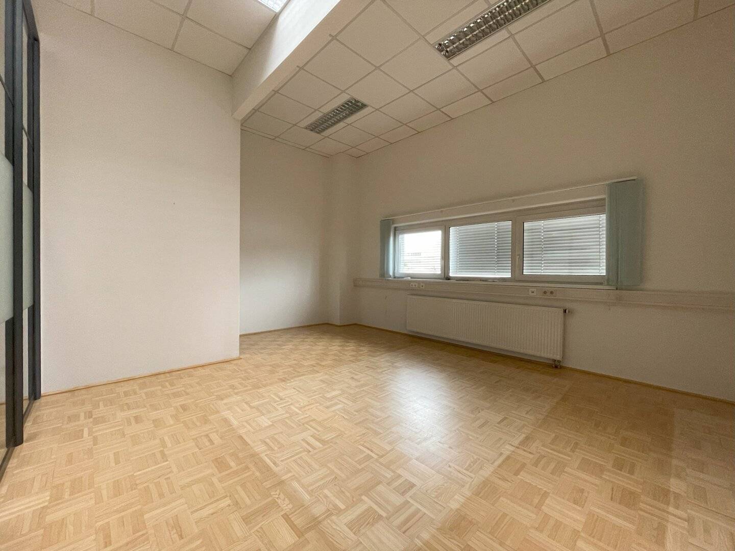 Room for Ideas your new office in Klagenfurt with storage facility