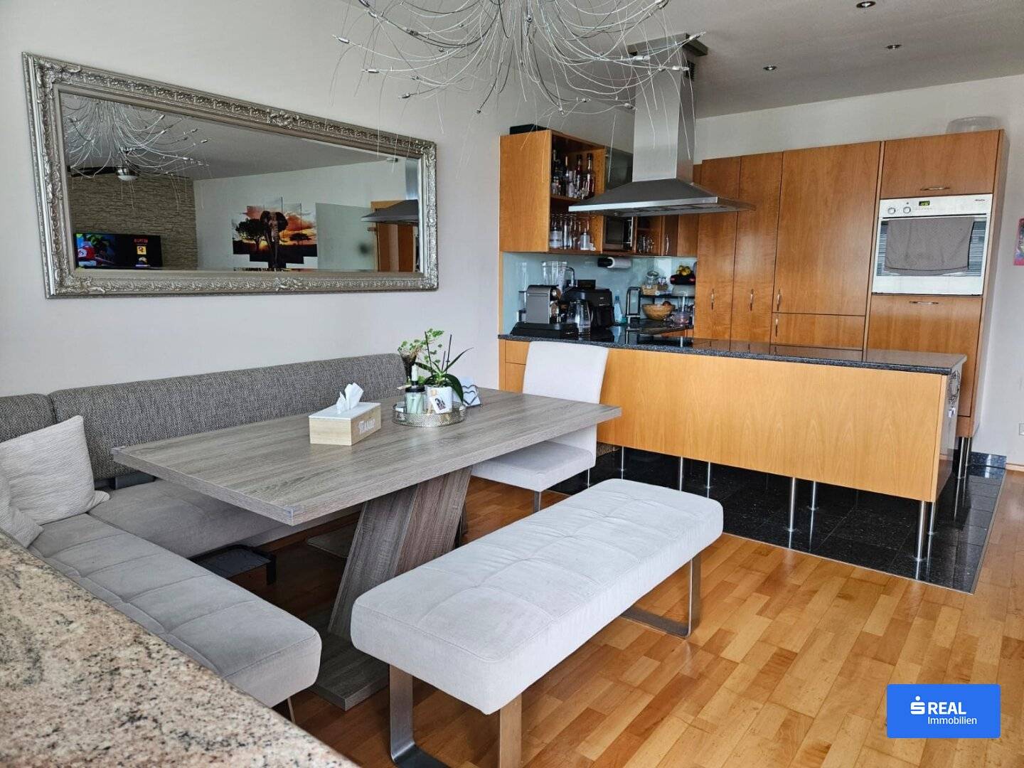 Spacious three room apartment with a wide view