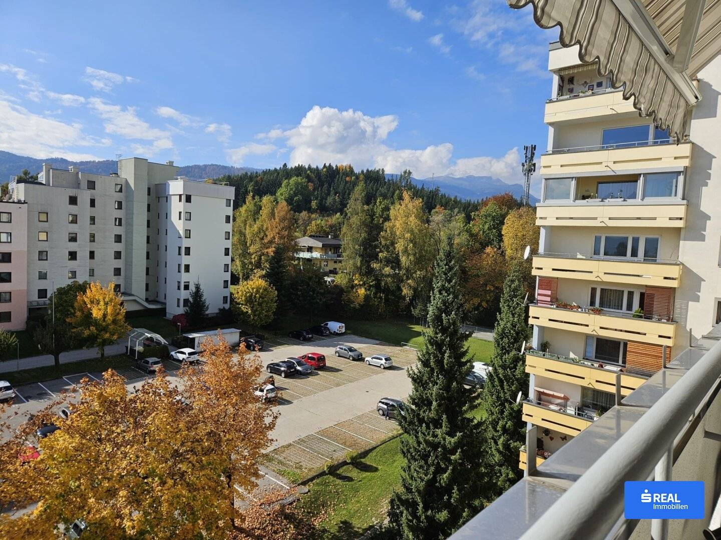 Spacious three room apartment with a wide view