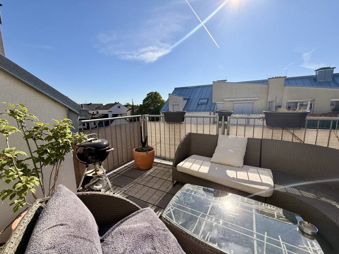 Lichtdurchflutete Dachgeschoßwohnung mit sonniger Terrasse
