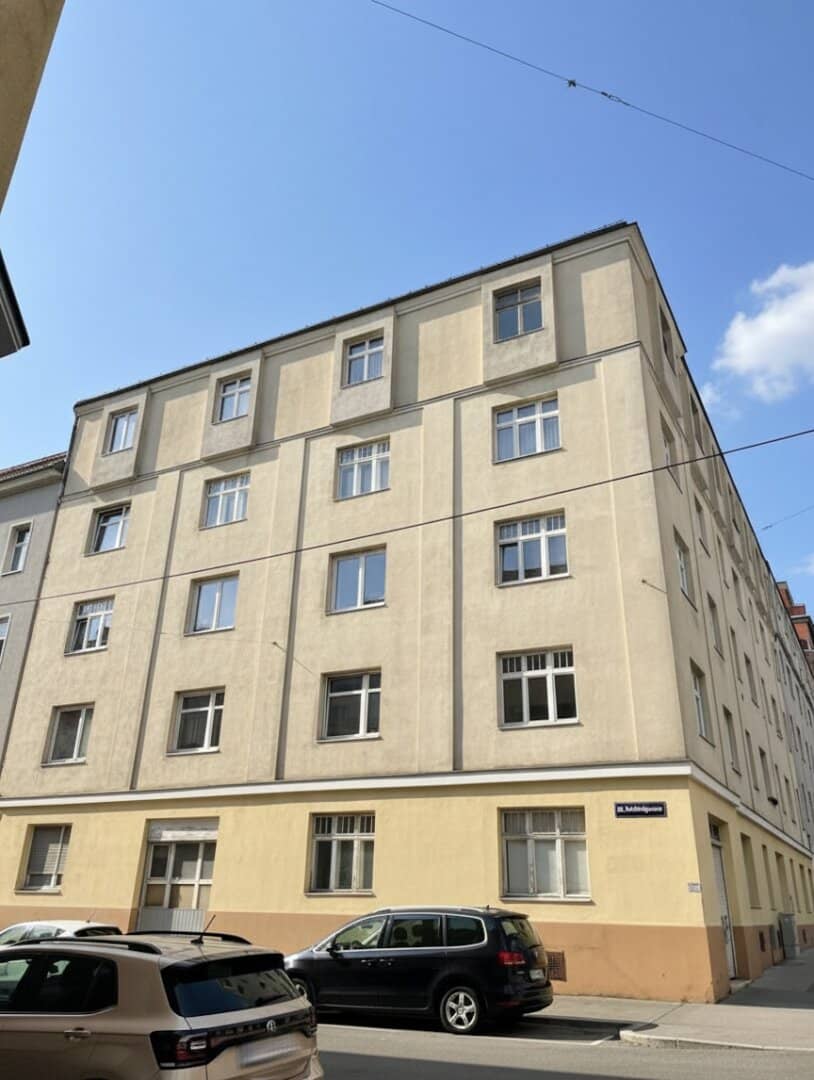 Corner tenement with shell attic
