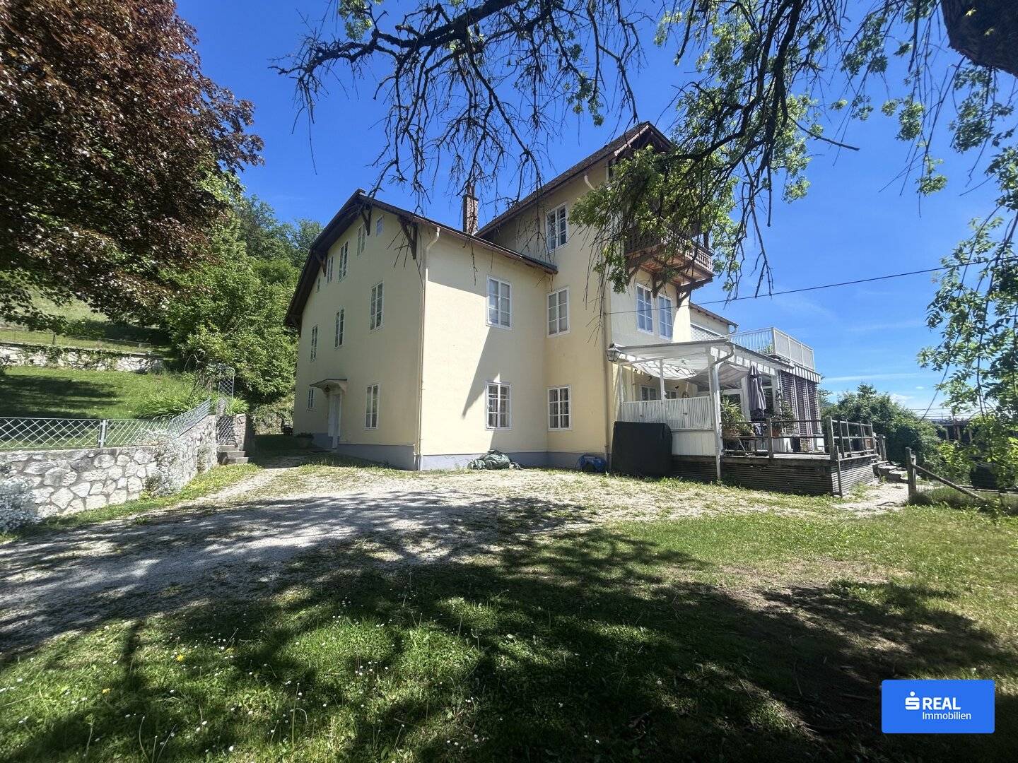NEUER PREIS!!!  Seltene Gelegenheit! 3-Familien-Villa in Bestlage - Wolfsberg-GriesSeltene Gelegenheit! 3-Familien-Villa in Bestlage - Wolfsberg-Gries