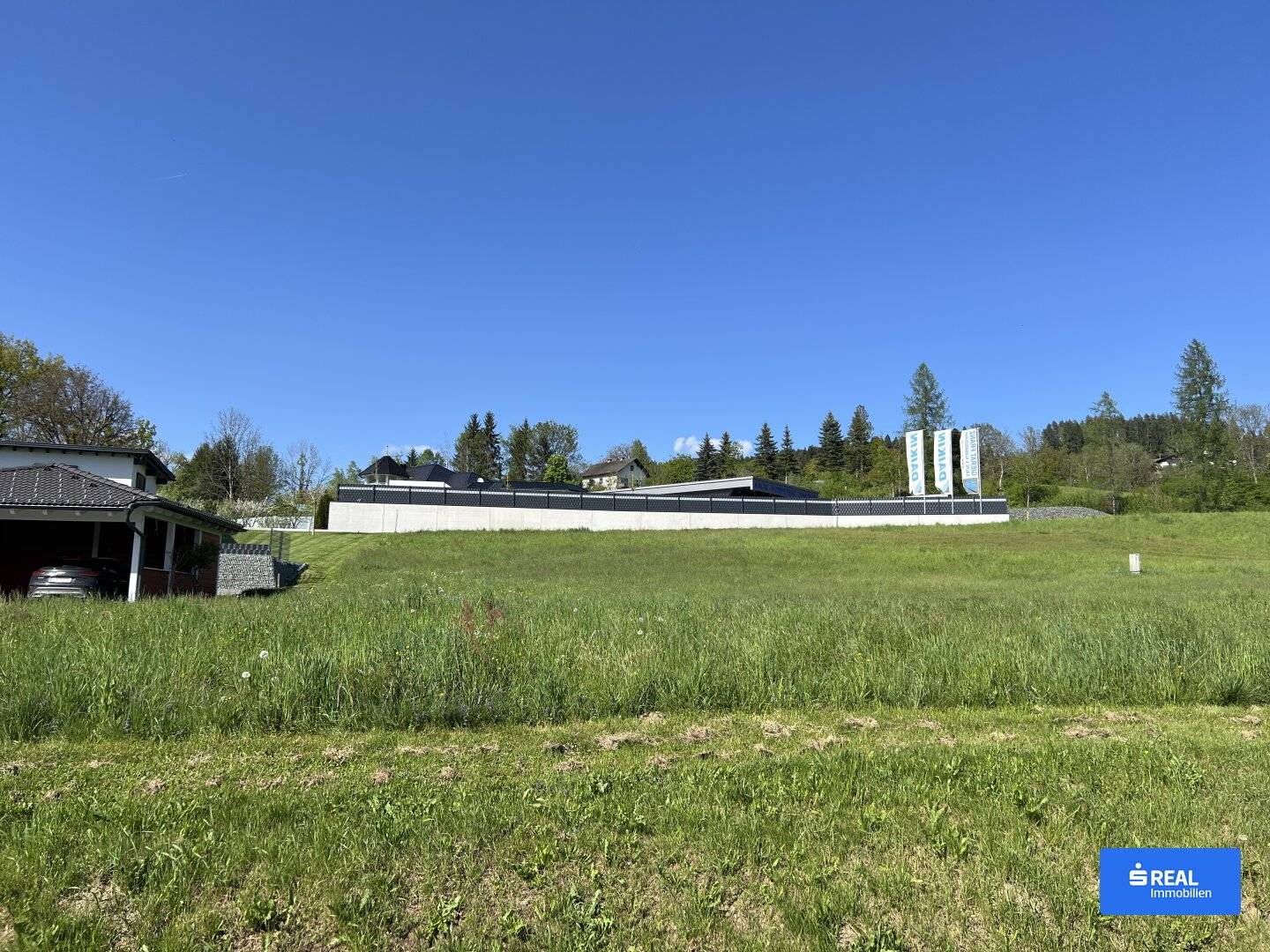 Exklusives Traumgrundstück: Panoramablick am Golfplatz