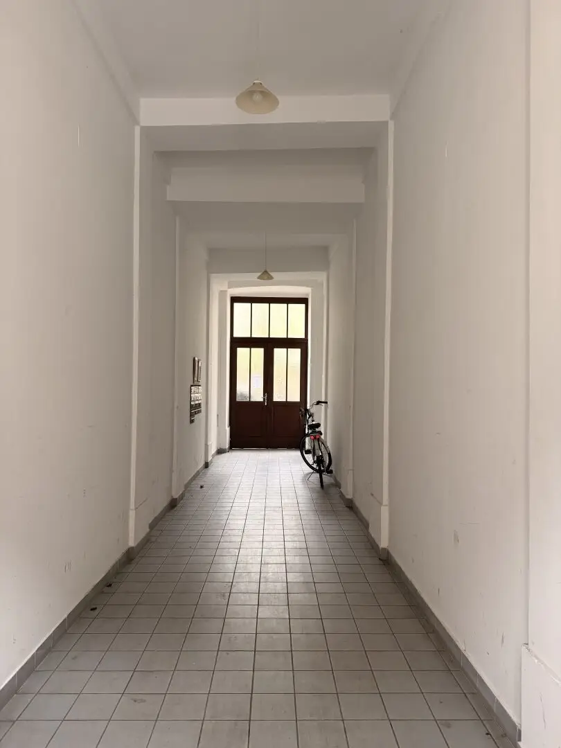 Well-maintained rental building near Radetzkyplatz