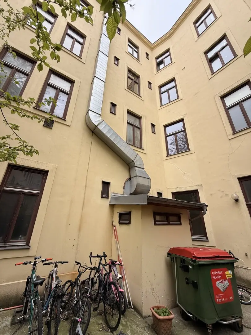 Well-maintained rental building near Radetzkyplatz