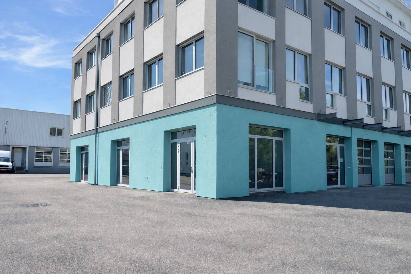*PROVISIONSFREI* Moderne, ebenerdige Gewerbefläche mit Loft-Charakter & Sektionaltor – vielseitig nutzbar